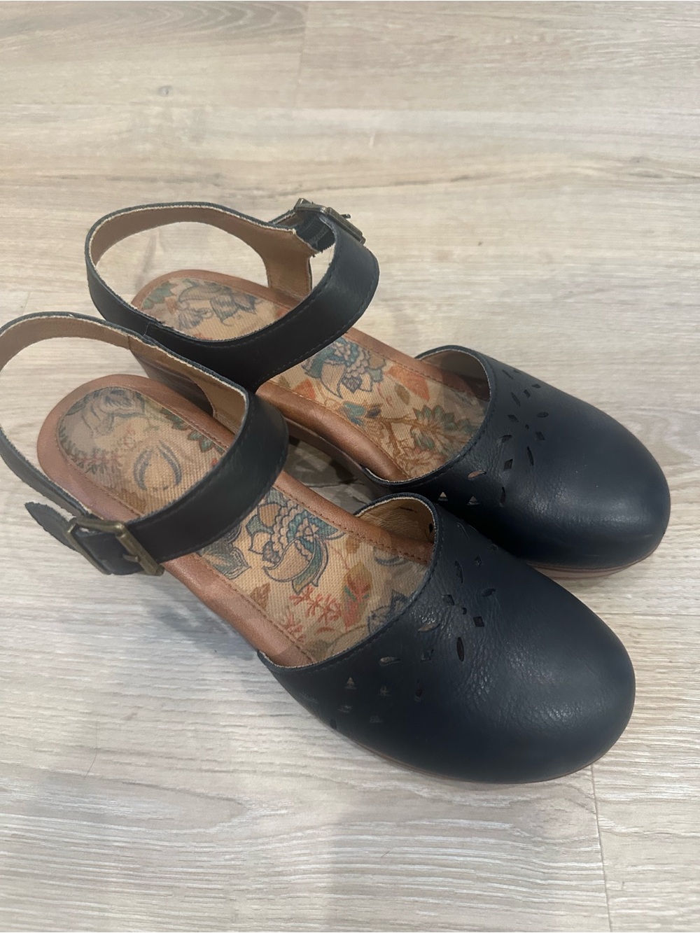 Black Women's Slingback Comfort Clog heels